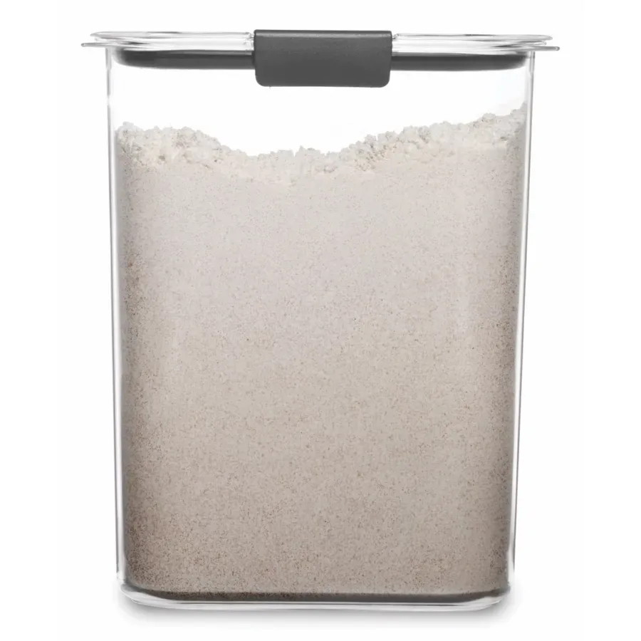 Rubbermaid Brilliance clear pantry storage container
